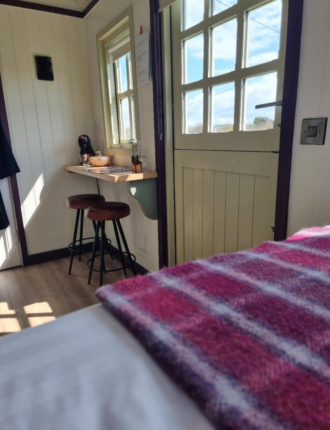 Вилла Wild Meadow Huts Дулин Экстерьер фото