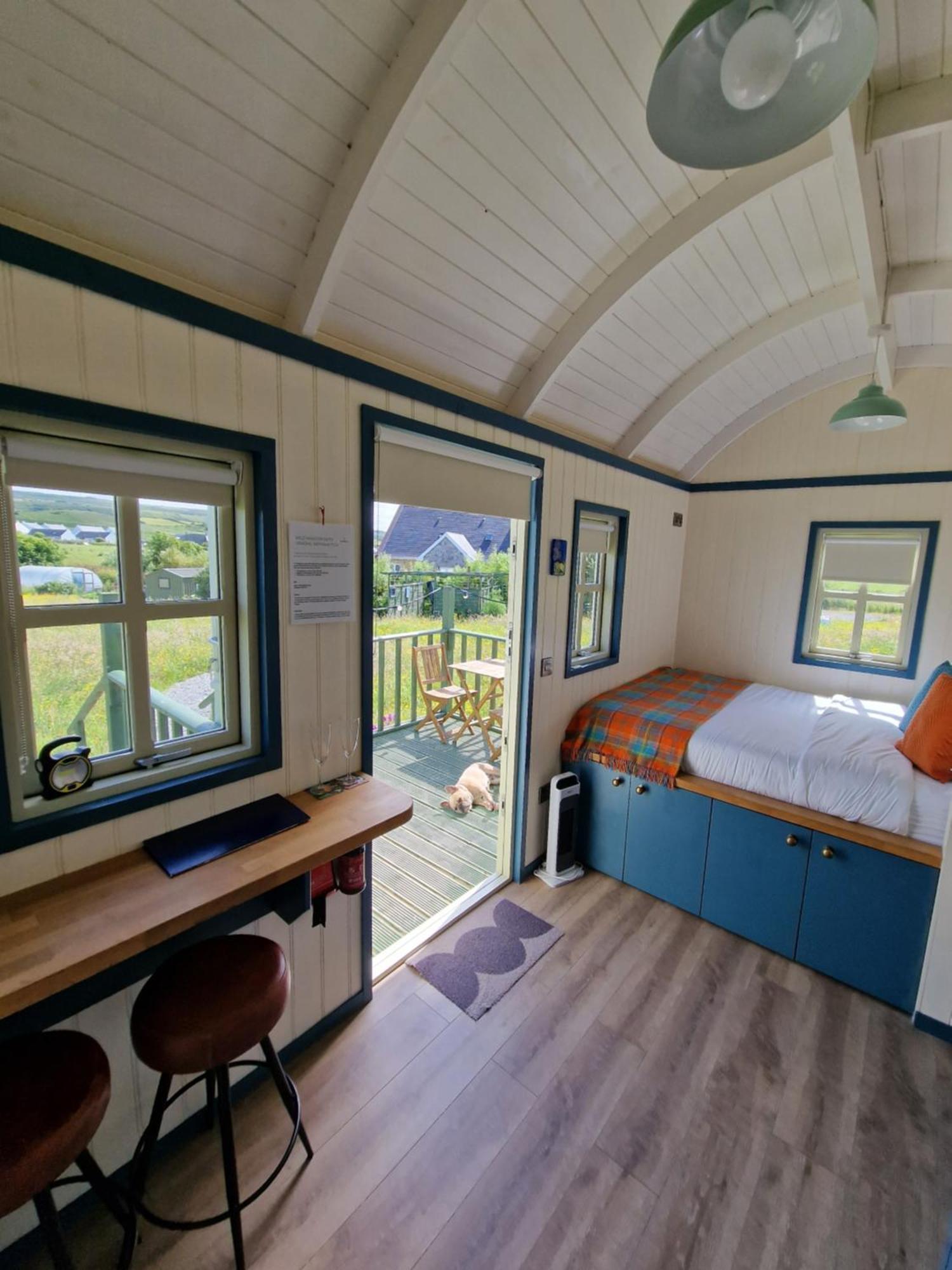 Вилла Wild Meadow Huts Дулин Экстерьер фото