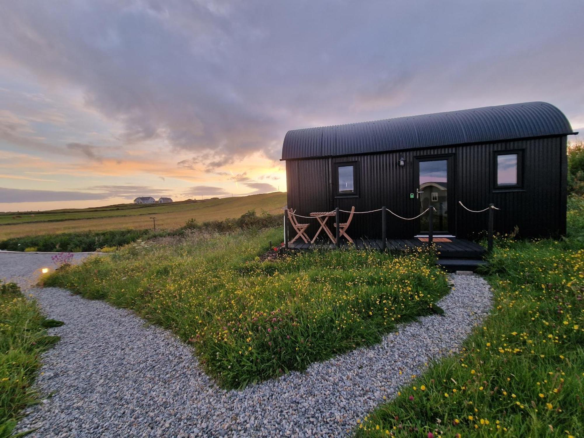 Вилла Wild Meadow Huts Дулин Экстерьер фото